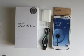 Galaxy S3 Neo bianco, 4.8" Super HD Amoled, 16GB, Fotocamera 8MP, Android