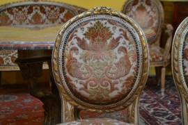 Gruppo di quattro sedie laccate del XX secolo stile Luigi XVI