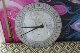 Orologio BINO Parete 50 cm Analogico NUMERI ROMANI ANTICA MAPPA GLOBO TERRESTRE