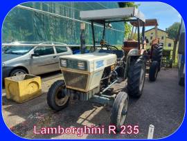 Trattore Agricolo Lamborghini R 235 due ruote motrici