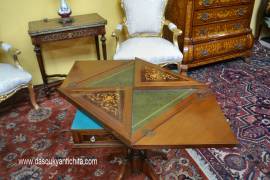 Tavolo da gioco a fazzoletto stile Carlo X