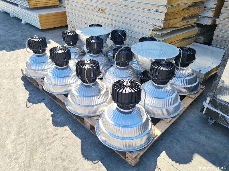 FARI INDUSTRIALI A CAMPANA USATI