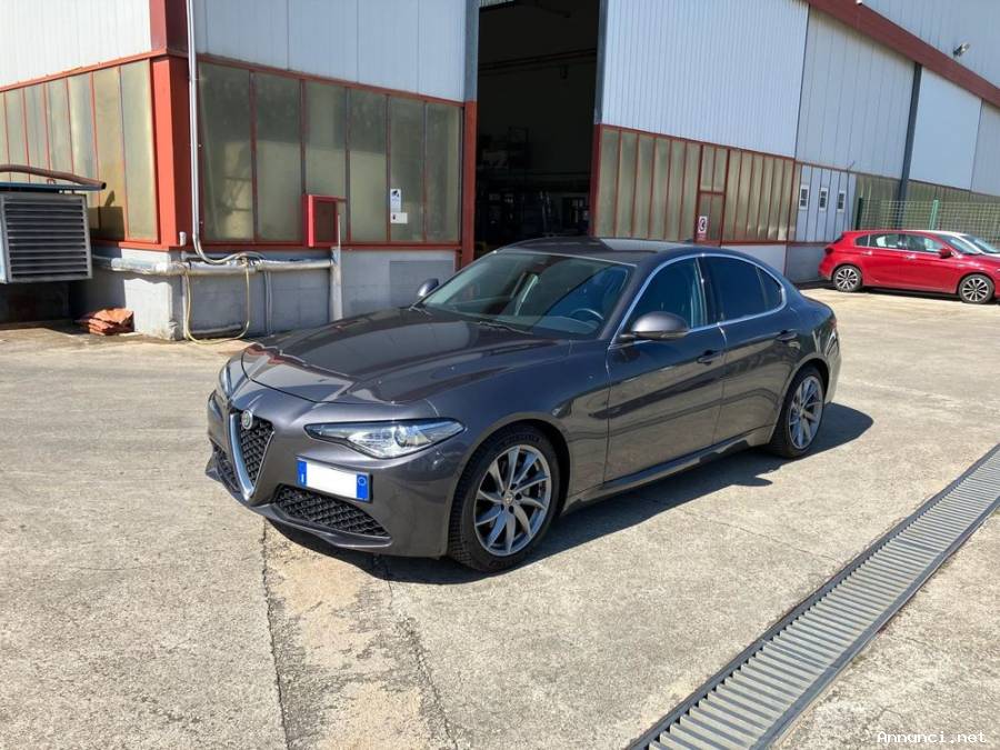 AUTOVETTURA ALFA ROMEO GIULIA