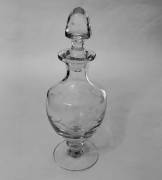 Bottiglia per liquore/ rosolio, in vetro trasparente decorazioni molate a foglie stilizzate