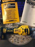 Set combinazione di utensili elettrici Dewalt 20V MAX 8 Disponibili su pallet. 60 pezzi su un pallet