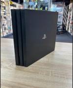 PlayStation  4 pro 1 TB