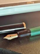 Penna stilografica vintage Pelikan M 400 , pennino F oro 14c 585 ,poco usata ,custodia plastica .Ven