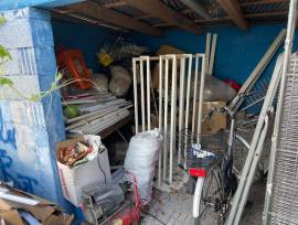 Arredo negozio smontato e macchine da ufficio