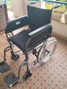 SEDIA A ROTELLE PIEGHEVOLE AD AUTOSPINTA 