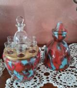Servizio rosolio d'epoca , posto in vaso di vetro apribile, composto da bottiglia e n° 6 bicchieri ,