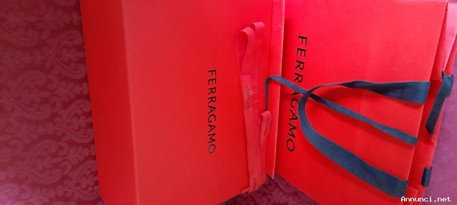 Scatola Ferragamo Gift Box originale nuova, rossa,