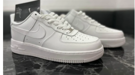 100 paia scarpe Nike originali 