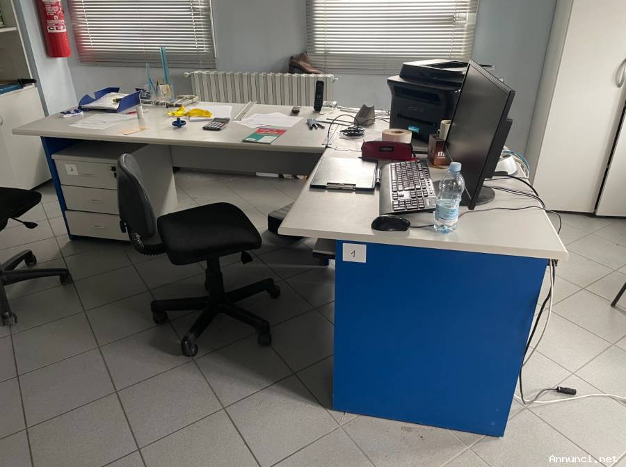 Arredi e macchine elettriche ed elettroniche da ufficio