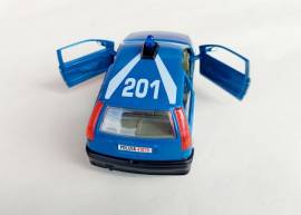 BURAGO MADE IN ITALY FIAT PUNTO PRIMA SERIE POLIZIA SCALA 1/24 231302