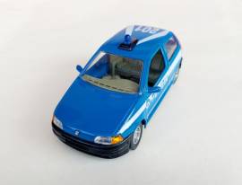 BURAGO MADE IN ITALY FIAT PUNTO PRIMA SERIE POLIZIA SCALA 1/24 231302