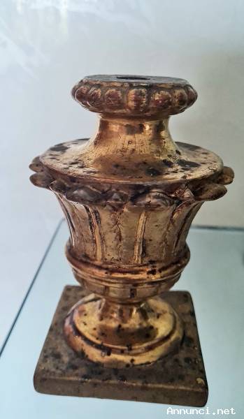 Vaso Porta Palme in legno intagliato e dorato '800 da altare .