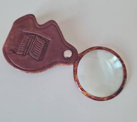 Lente ingrandimento vintage da tasca  con montatura tartarugata e custodia in pelle. 
