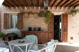Tettoie e pompeiane in legno antico originale di recupero