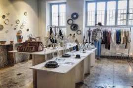 NEGOZIO VENDESI MURI  IN VIA VIGEVANO