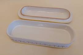 Scatolina ovale con coperchio , portaoggetti/portapenne in ceramica Deruta 