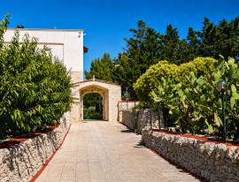 AFFARE IMMOBILIARE: Splendido e vastissimo complesso immobiliare settecentesco in VENDITA AFFARE IMMOBILIARE: Splendido e vastissimo complesso immobiliare settecentesco in VENDITA