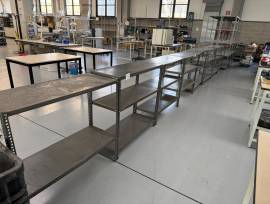 LOTTO 5 - Scaffalature (ID da n. 223 a n. 227) e armadietti metallici