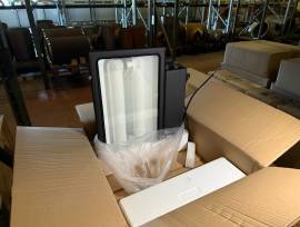 Magazzino lampade ad induzione magnetica, supporti e rimanenze