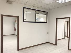 Affittasi magazzino mq. 100 Complesso ATLANTIC BUSINESS CENTER