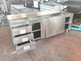TAVOLO ARMADIATO INOX CON CASSETTIERA USATO  