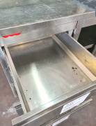 TAVOLO ARMADIATO INOX CON CASSETTIERA USATO  