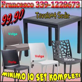 Tavolo e 4 sedie per arredo Giardino