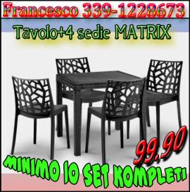 Tavolo e 4 sedie per arredo Giardino