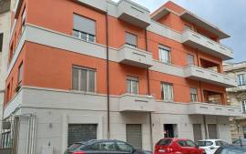 Affittasi Centralissimo mini appartamento Bivani/cottura arredato 