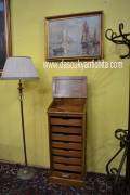 Schedario- classificatore con piano di scrittura in ecopelle verde stile inglese Schedario- classificatore con piano di scrittura in ecopelle verde stile inglese