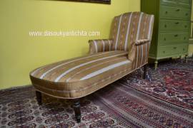 Dormeuse del XX secolo stile Napoleone III Dormeuse del XX secolo stile Napoleone III