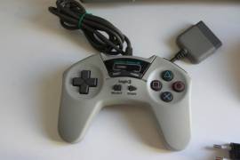 Retrogaming Console Playstation SCPH 9002 MODCHIP usata con due controller turbo