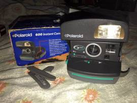 Polaroid 600 Instant Camera