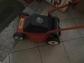 Vendo RASAERBA elettrico nuovo professionale di marca causa inutilizzo 