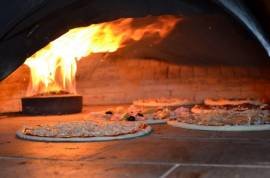 Bruciatore a pellet per forni pizza