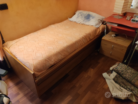 Vendo letto doppio in rovere con materassi in ottimo stato