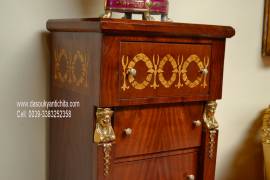 Settimino-cassettiera in piuma di mogano stile Impero