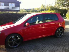 Volkswagen Golf 2,0 TDI, Comfortline, 2007, 127000Km, 2000€).