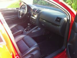 Volkswagen Golf 2,0 TDI, Comfortline, 2007, 127000Km, 2000€).