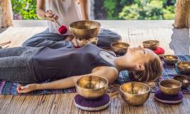 Massaggio sonoro vibrazionale con campane tibetane