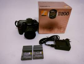 Nikon D200 + obiettivo +accessori