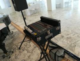 Noleggio casse Amplificate jbl piu mixer soundcraft Napoli e provincia