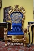 Poltrona a trono stile Impero in tessuto blu cobalto