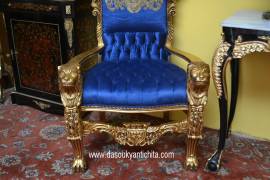 Poltrona a trono stile Impero in tessuto blu cobalto