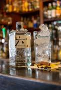BAR  APERICENA  -   BIRRA  -  LIQUORI  - GIN      TAGLIERI  -  MUSICA DAL VIVO   - LOCALE ADATTO  A 