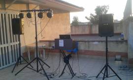 Noleggio casse, luci LED e microfoni per feste, matrimoni ed eventi